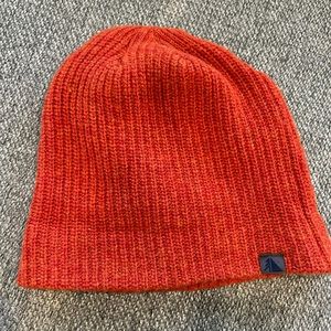 LL Bean NWT Beanie - Cayenne